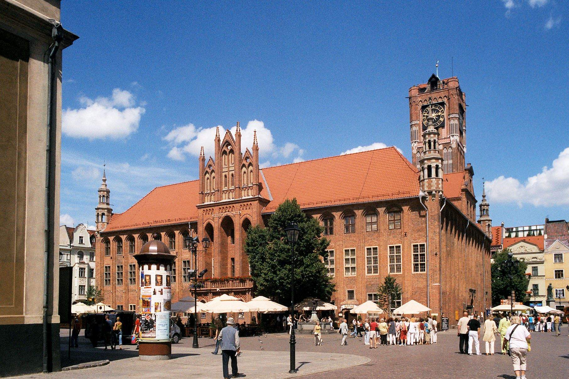 Tòa thị chính của Torun được xây dựng từ thế kỷ XIII là một trong những tòa thị chính vĩ đại nhất ở Trung Âu
