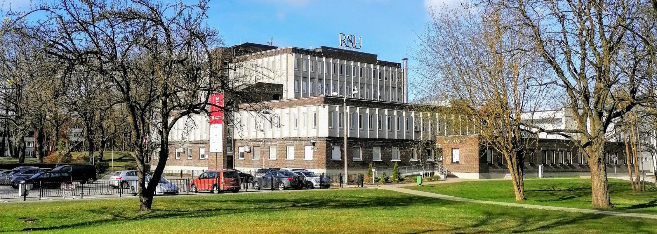 học phí các trương đại học latviaRiga Stradins University